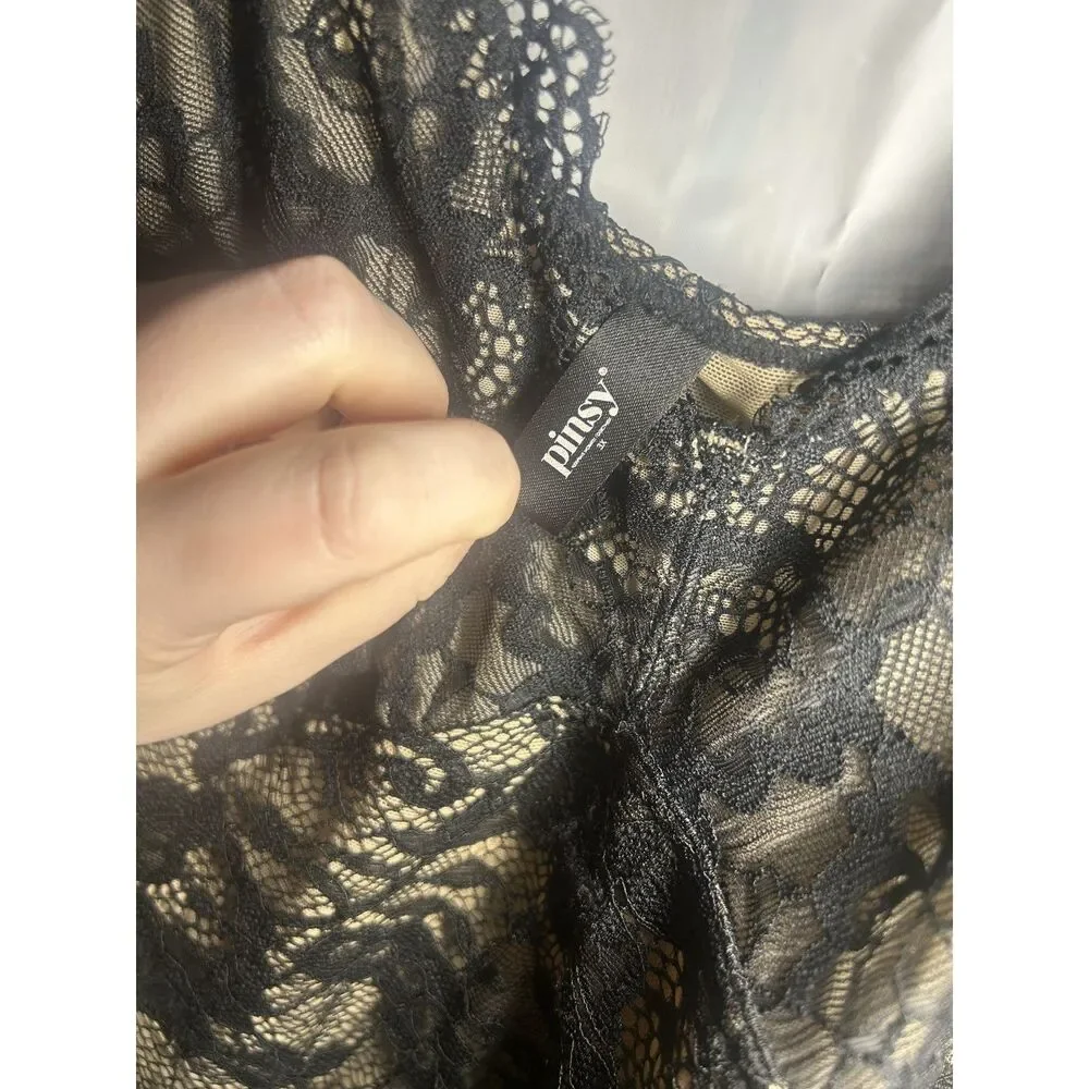 N/A hourglass signs sculpting